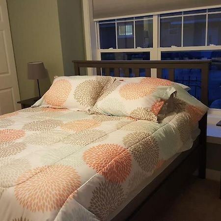 Modern And Pristine Condo -By The Gt Commons トラバーズ・シティ エクステリア 写真