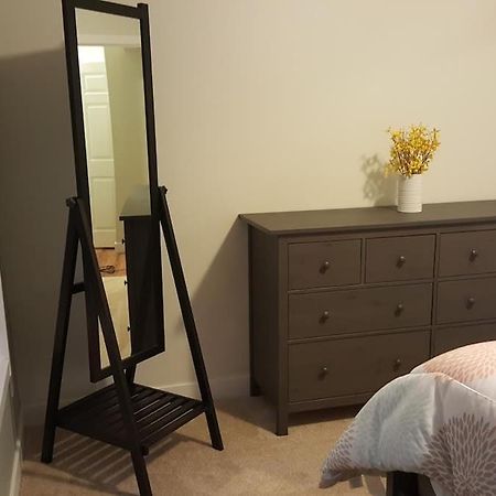 Modern And Pristine Condo -By The Gt Commons トラバーズ・シティ エクステリア 写真